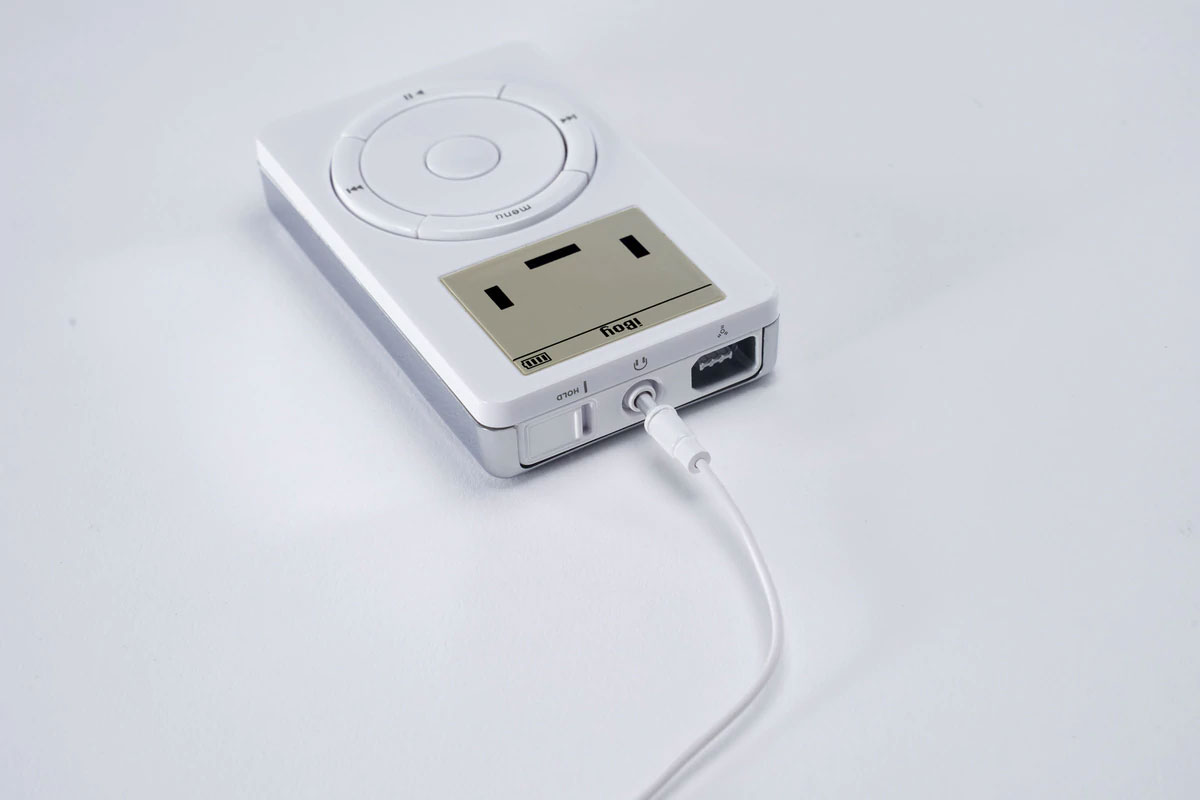 meteor_club's tweet photo. Playsometoysの、初代iPodを模したフィギュア

iBoy
¥ 5,800-(税込)
https://t.co/1aJaeQYaWb https://t.co/JbagyCYAkm