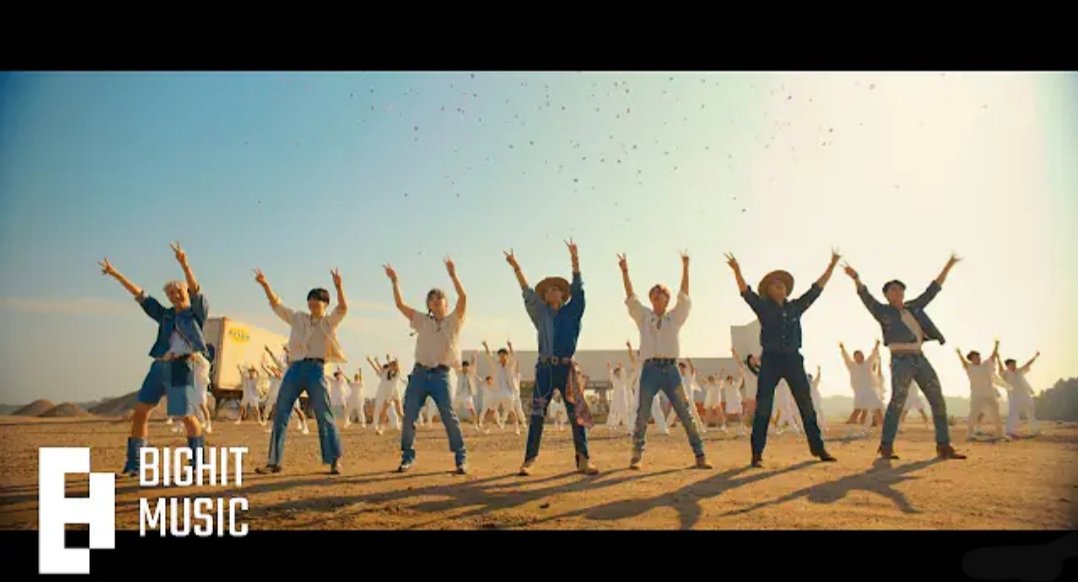 ako_BTS_ARMY's tweet photo. Wow😮😍 The clip is fire as always. To be honest, I don't even have words to describe it. Just wow😍
#PermissonToDance 💜 https://t.co/OFW901tVlF