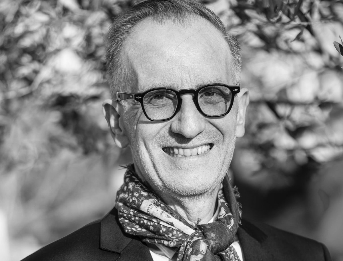 💬 Entretien
Fabrice Greffet a plusieurs casquettes : directeur des relations publiques pour le groupe La Varappe, il est aussi élu à la CCI et à l’UPE. Il nous parle de son entreprise rebelle qui bouscule les codes et évoque la sortie de crise ⤵️

cutt.ly/5mE5kyi