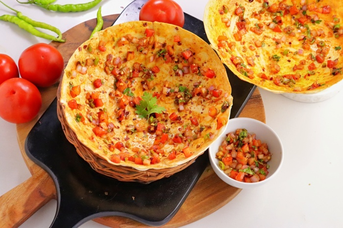 vismaifoodies's tweet image. KADAK RUMALI ROTI at home
For detailed recipe visit: vismaifood.com/en/kadak-rumal…

#rumaliroti #kadakrumaliroti #roti #snack #snackvideo #crunchysnack #snacktime #simplesnack #vismaifood @VismaiF