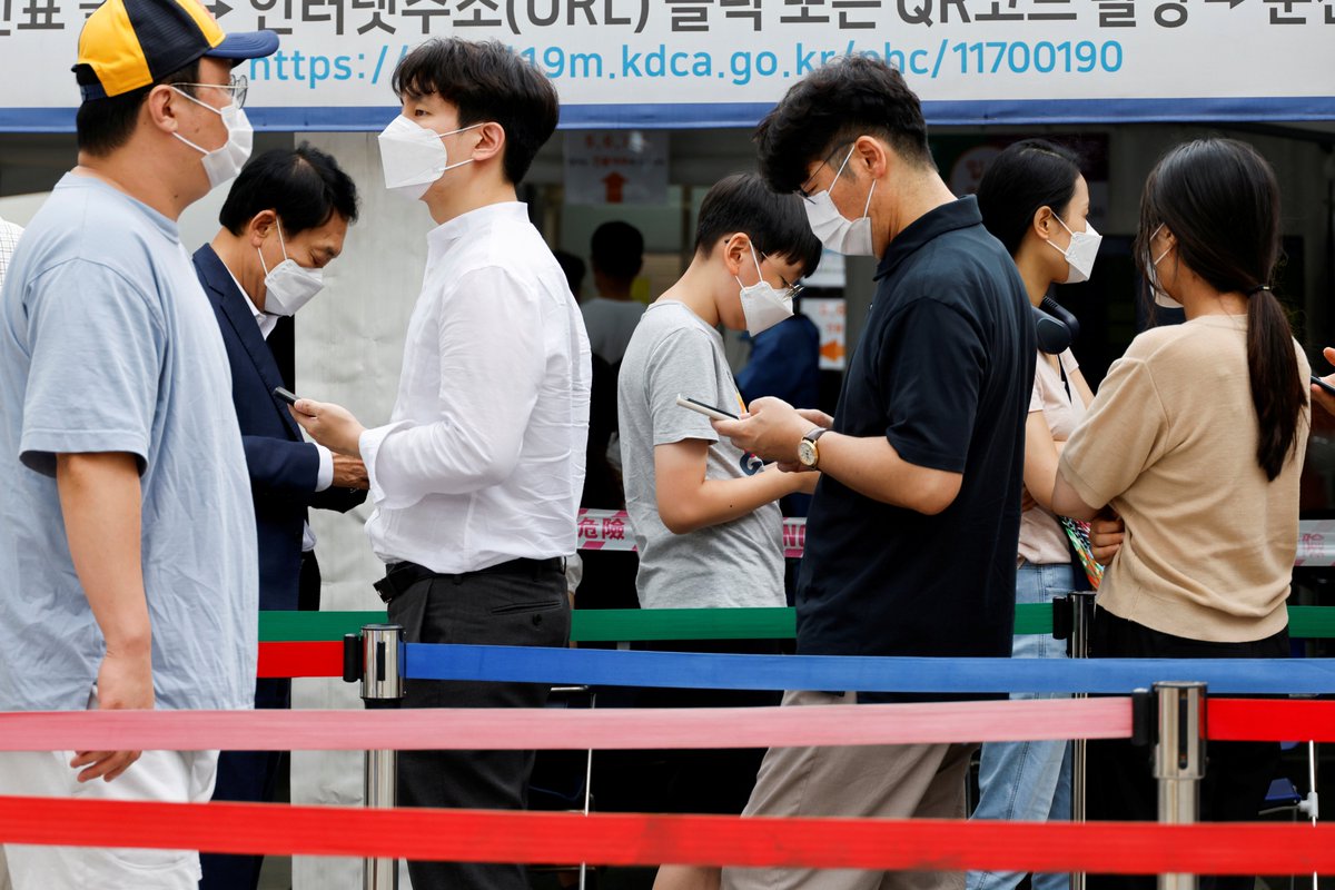 Südkorea stellt #Seoul unter strenge COVID-Restriktionen angesichts neuer Fallzahlen. 78% aller Neuinfektionen in #Südkorea würden in der Metropole Seoul auftreten, sagte Gesundheitsminister Kwon Deok-cheol am Freitag.

reut.rs/36DyAZL