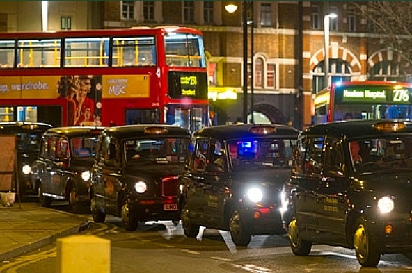 Britain's specialist transport union RMT calls for emergency support for iconic Black Cabs as government figures show 29% drop in vehicles in the last year bit.ly/3hqLmk9