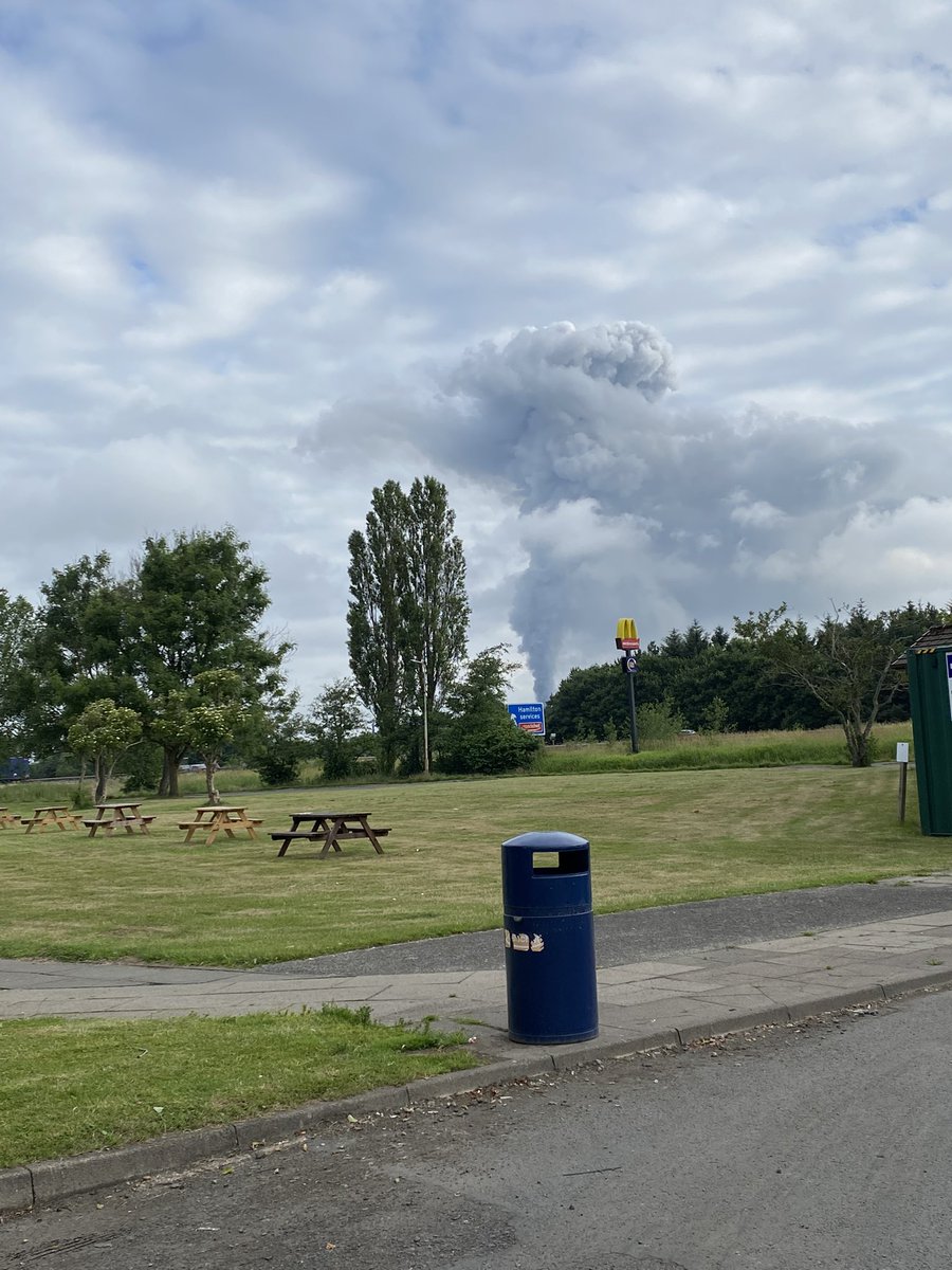 michaelp2177's tweet photo. @RadioClydeNews did a nuke go off in Bellshill? https://t.co/r13DHPl4wv