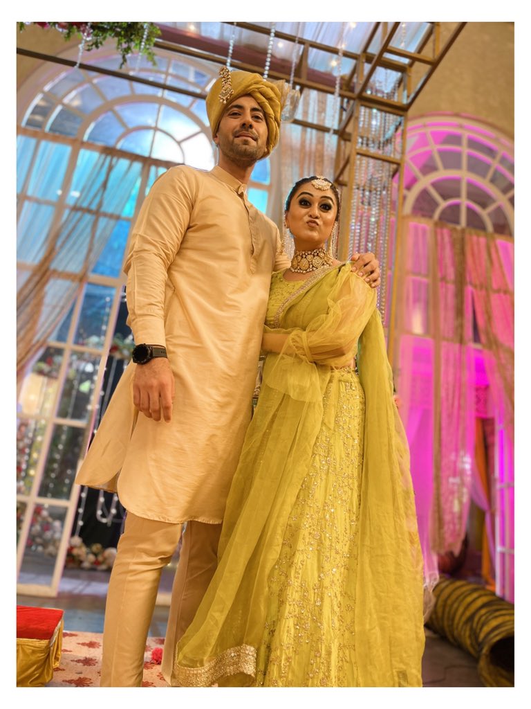 falaqnaaz02's tweet photo. Finally a pic with him ❤️ https://t.co/qGh4ZDuqm1