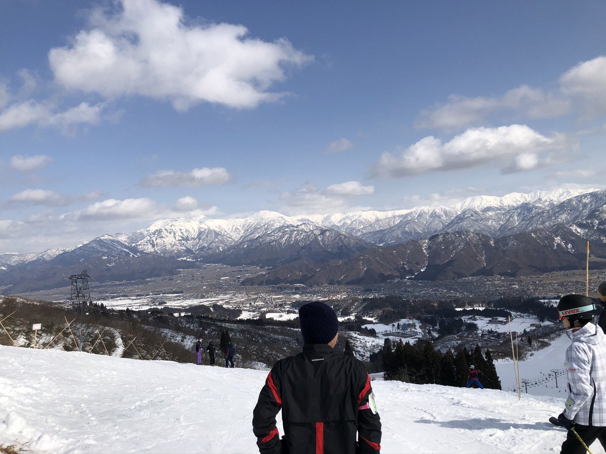 KosukeSakai3's tweet photo. This is a memory of two years ago. I enjoyed skiing in Muika snow resort.
I want to ski again this year !!
#unpyr1 #FlashbackFriday https://t.co/91DvXhMD9A