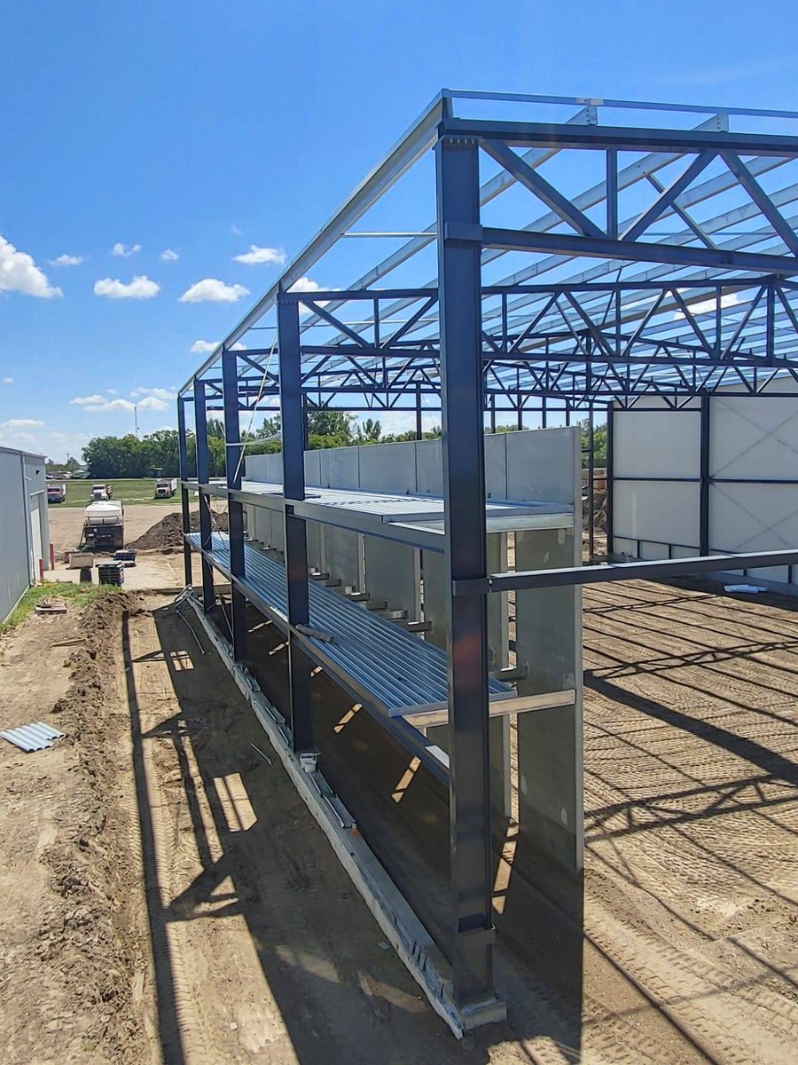 WestcoLtd's tweet photo. Our crew has been working hard in Outlook, SK!
This potato storage facility is starting to take shape.
We're thankful for all our Canadian farmers.
#designbuildbetter #construction #buildalberta #canadian #farmers #westco #steel #projects #commercial #saskatchewan #steeldesign https://t.co/aRchnagExV