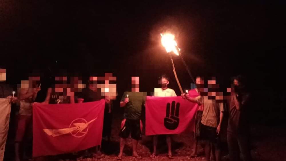 htet_novem's tweet photo. Peaceful anti-terrorist night strike led by youths in #Thinkyun Village, #Theyet_Chaung Tsp.
#July9Coup
#WhatsHappeningInMyanmar https://t.co/dvOTqDooyx