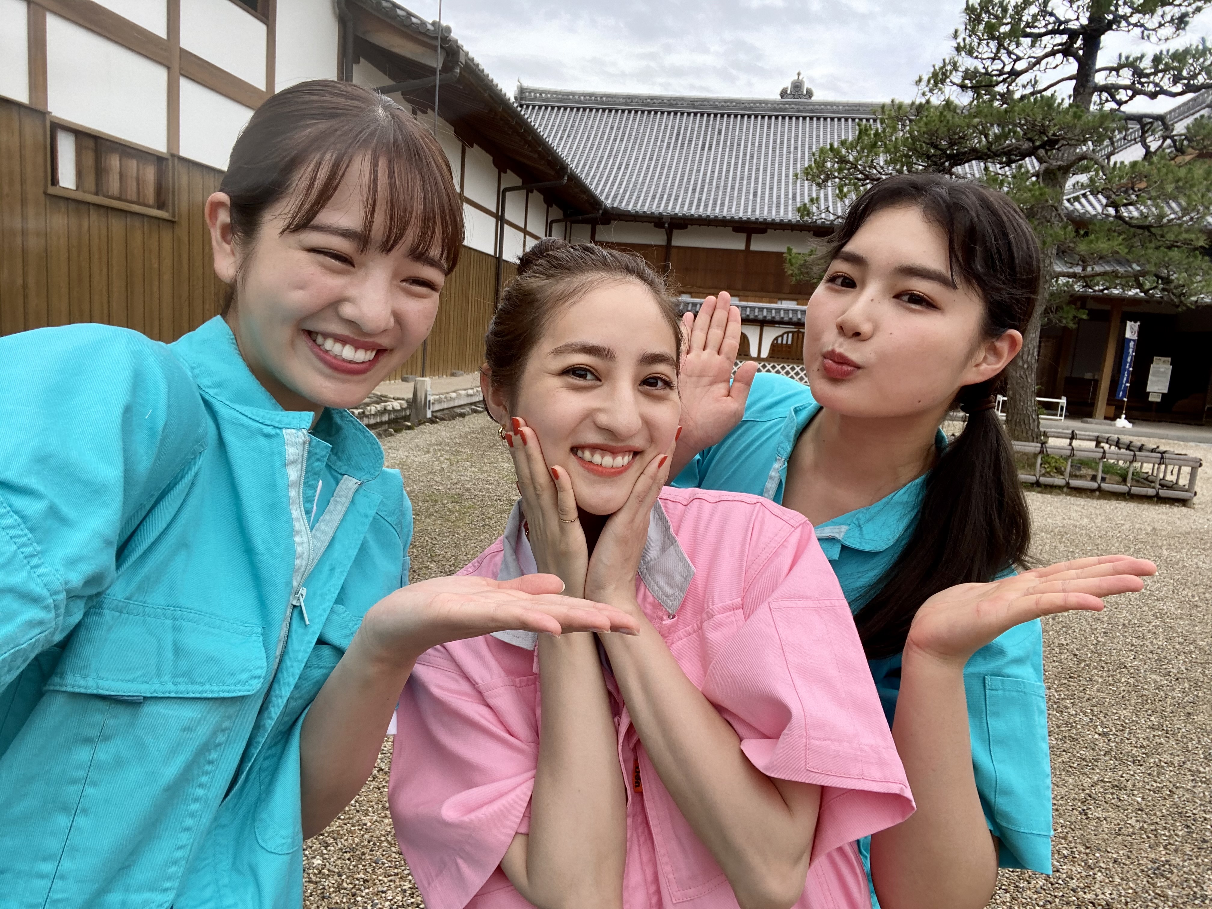 世界の果てまでイッテq 日テレ公式 本日よる7時58分 の イッテq は 出川女子会 第5弾 In 佐賀県 大分県 オフショット追加です 古参が夢っぺ 横田にサンドされ 自撮り共演 出川と夫人が仲良しほっこり露天風呂 7人になって更に