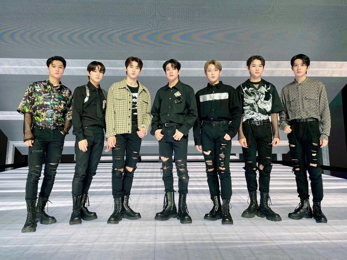 i like the one who's wearing black boots