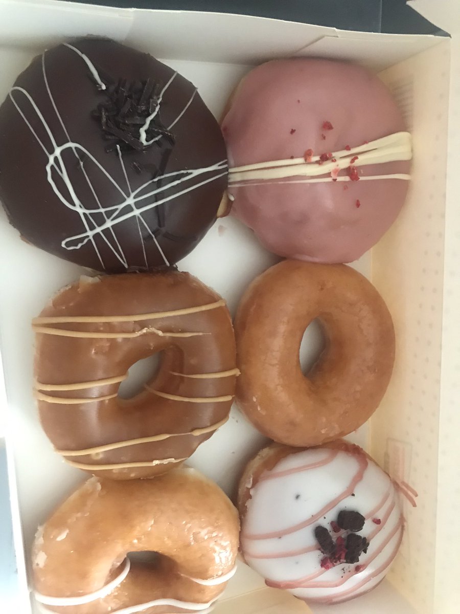 cherina82's tweet photo. When your manager is just an absolute legend, surprises you with a Krispy Kreme delivery order (completely confusing the delivery driver who rang them and asked them to come and get the delivery) π. Almost cried at the driver too. #ManagerGoals https://t.co/f5Sk61I95h