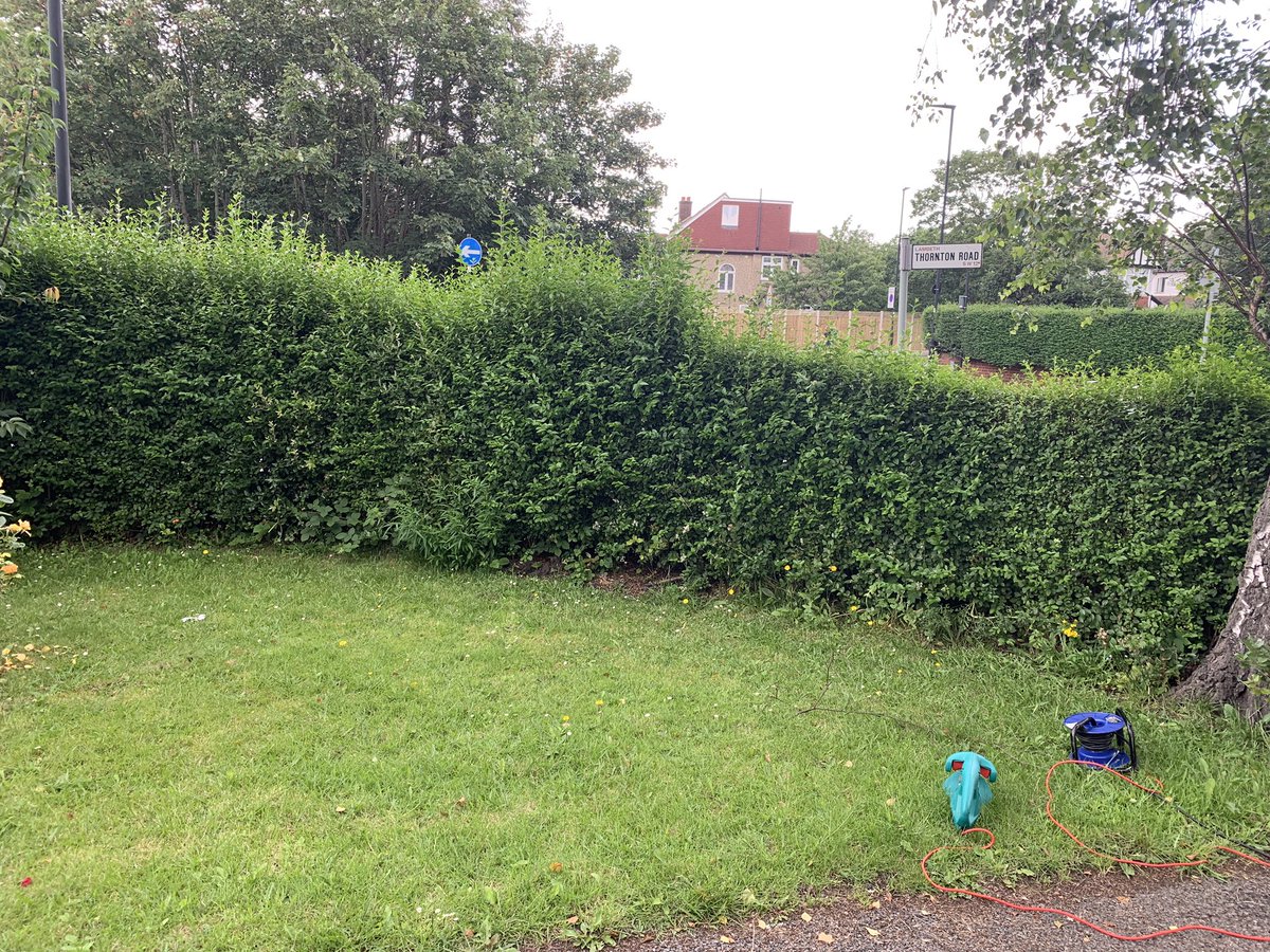 revsuecooke's tweet photo. Today’s lunch hour involved power tools… until I cut the cord… #jobunfinished #moreexpense #thevicaragegarden #mylimitingfactor https://t.co/40OjmZVX8S