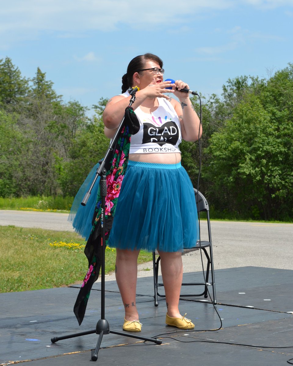 nogofringefest's tweet photo. Our lovely Board Secretary Brenda O'Toole sent along some nice photos. Here are a few of the performers!
#FringeFests #NIFF2021 #caff #Peterborough #Indigenous #indigenousperformanceart #peterboroughperforms #LongLiveTheFringe #Nogojiwanong https://t.co/0qGj1BrSjF