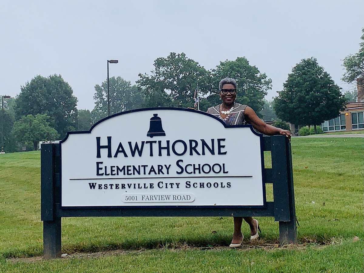 DMetriaA's tweet photo. Iโm so excited! Youโre looking at the new Asst. Principal @ Hawthorne ES!!! While I have loved my role as Special Education Coordinator at the district level, my desire has always been building level administration. Itโs a dream come true! #AllinHisTiming #WestervilleCitySchools https://t.co/VShadlknGt