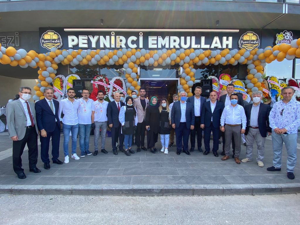 Milletvekilimiz Çiğdem Erdoğan Atabek ve kıymetli protokol üyelerimiz ile birlikte ‘Peynirci Emrullah’ın açılış kurdelesini dua ile kestik. 

İş yeri sahiplerine hayırlı ve bereketli kazançlar diliyorum.