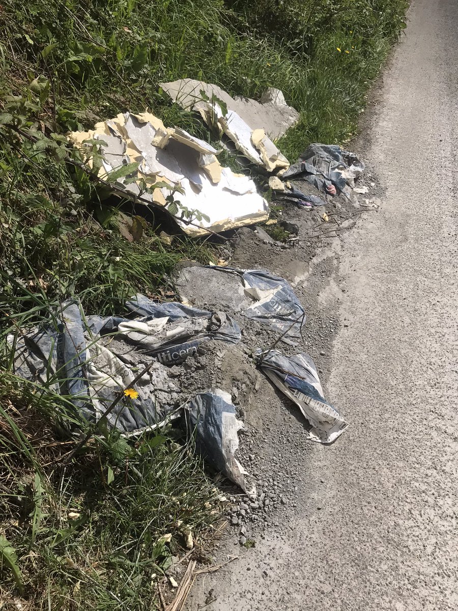 eastdevon's tweet photo. Our R.E.A.C.T enforcement and cleansing team have been busy this week clearing various fly tips and graffiti, they have also removed several asbestos incidents ☎️01404 515616 if you have any information or wish to report an incident, you can also use the East Devon app #EDDCreact https://t.co/guJyQq7oQx