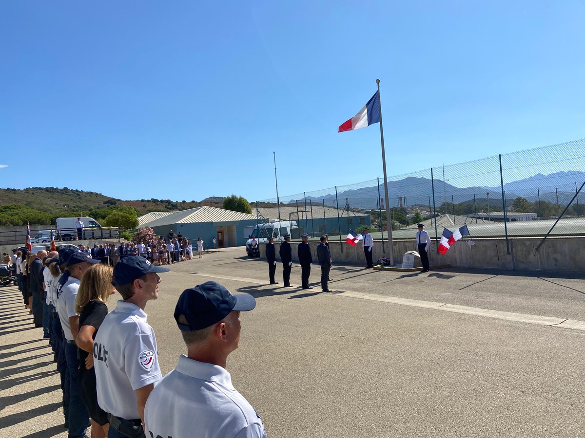 PoliceNat2A's tweet photo. Aujourd'hui, 9 juillet 2021, s'est tenue la cérémonie de la  journée de célébration de la Police Nationale.
Cette première fut l'occasion d'unir les personnels de la DDSP2A, de la PAF, de la PJ et des CRS, dans un recueillement en hommage à leurs collègues blessés ou décédés. https://t.co/vMvEWRN59q