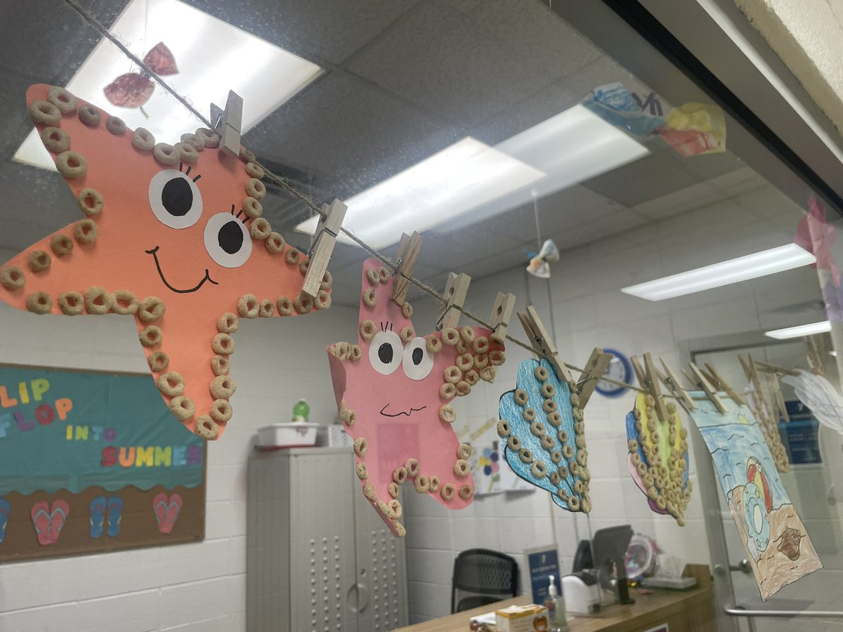 tullgwinnetty's tweet photo. Our Y kids are such talented artists! Check out our O-Fish-Ally 🐙 Summer crafts in Play Center! 

#summer #art #crafts #july https://t.co/iW5YyVUg6K