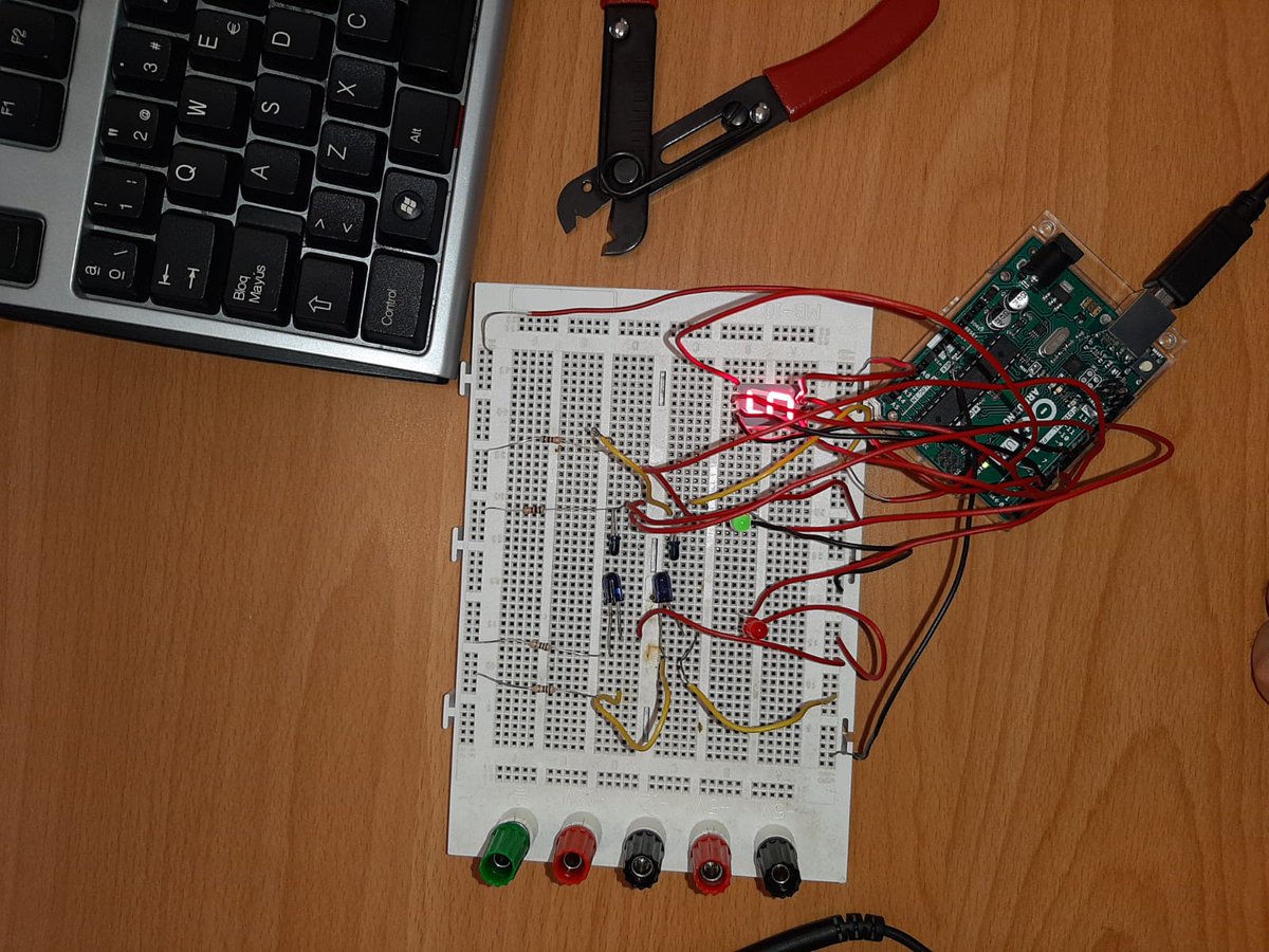 emkan2002's tweet photo. El nostre alumnat de 1BAT @InsThos fa recerca sobre la implantació d'un sistema de control d'accés a un centre comercial basat en sensors d'infrarojos i la plataforma Arduino.
Programa Argó @UABBarcelona #TotsSomThos #treballderecerca #Batxillerat #Tecnologia #Ciencia #StemForts https://t.co/eR1HyASe3N