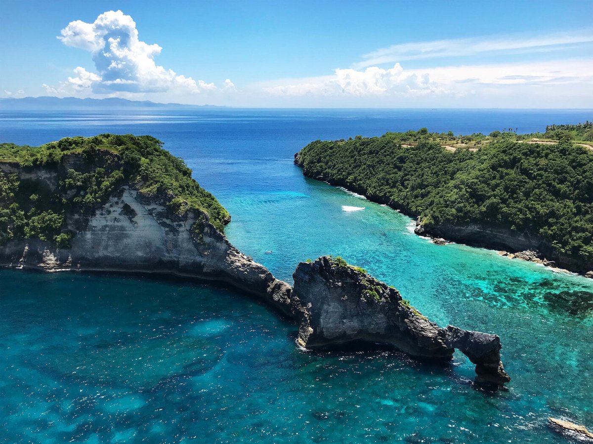 Палау самолет под водой. Palau saf. Виргинские острова (архипелаг). Острова касаются дна. Море сверху.