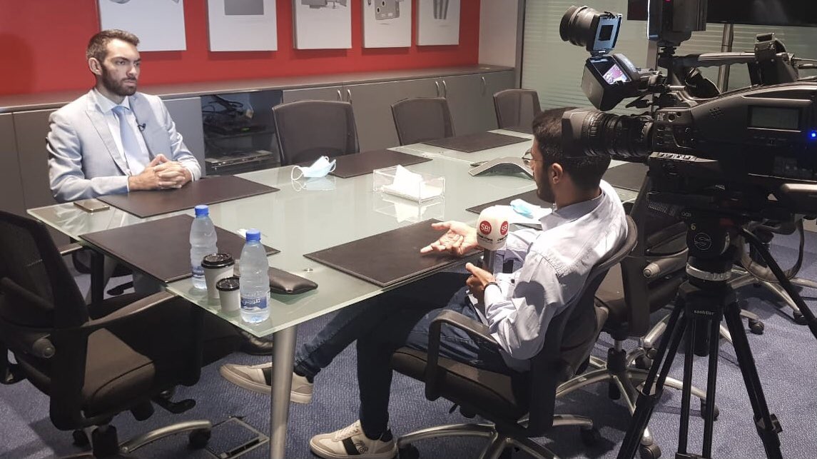 eliecsaliba's tweet photo. هل ستلغى الامتحانات الرسمية؟ وماذا كشفنا ل @SawtBeirut عن الترغيب المالي للاستاذة؟ الليلة في نشرة اخبار صوت بيروت ��لساعة 7.00 مساء على صفحات SBI مع الاعلامي @fatfat_ibrahim 
#انصفنا_يا_طارق 
#تراجع_يا_طارق https://t.co/7huUD5PzqE