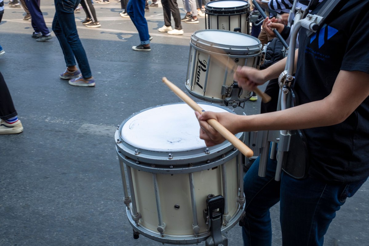 We zoeken voor na de zomervakantie een nieuwe slagwerkdocent! Diverse dagen en locaties. Reageren kan t/m donderdag 14 juli.
ow.ly/TIVY50Fsooh
#vacature #muziek #drumdocent #slagwerk