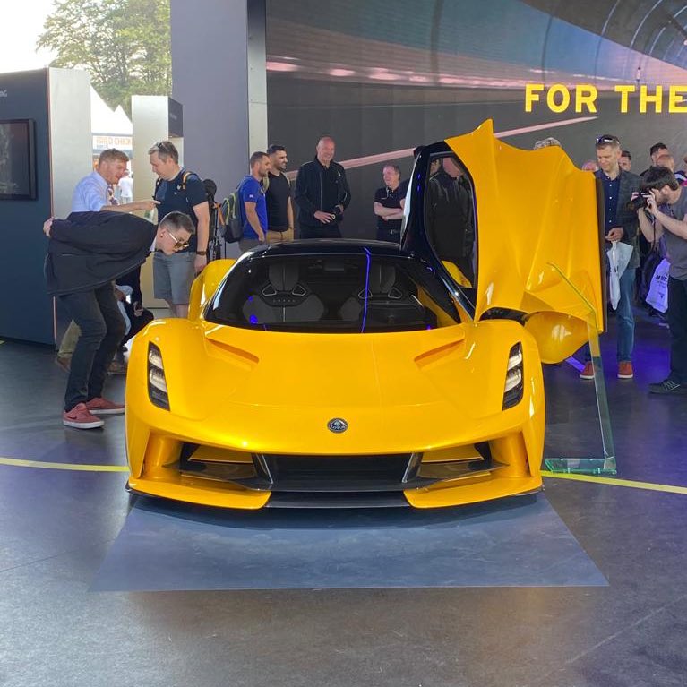 PistonHeads's tweet photo. Blue or yellow? #FOS  @lotuscars https://t.co/0QTnGE4PRz