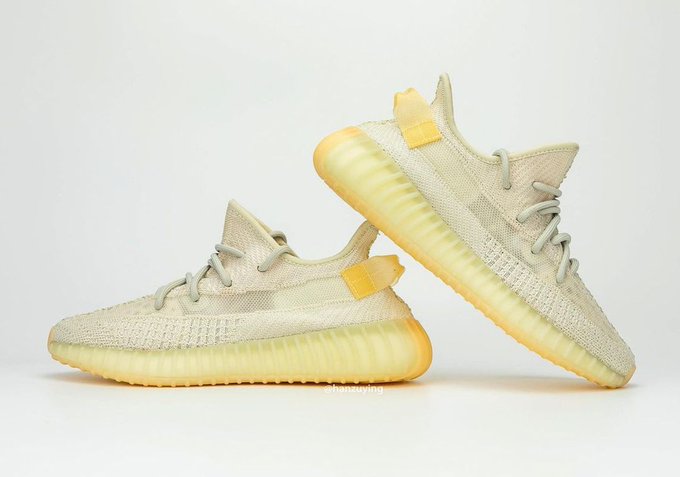 Are you excited for light-sensitive YEEZY 350s? (Camera with flash: IG/hanzuying) 
bit.ly/1NYGy37