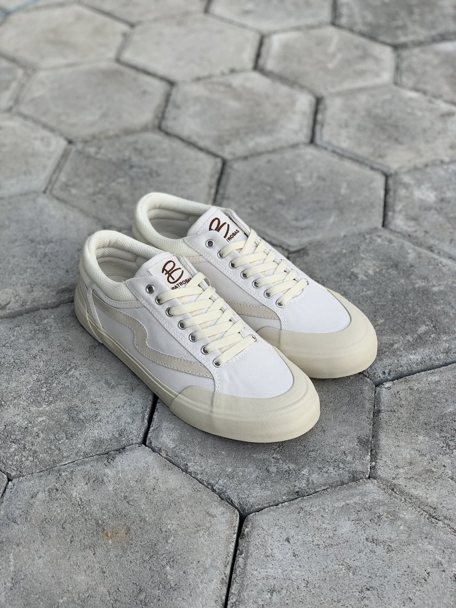 orilookstore's tweet photo. Patrobas Cloud 
Off White
Available size 37-44 
Harga 300k Diskon Jadi 249k aja

#orilook #sepatulokal #patrobas https://t.co/P6uvl7AsXg