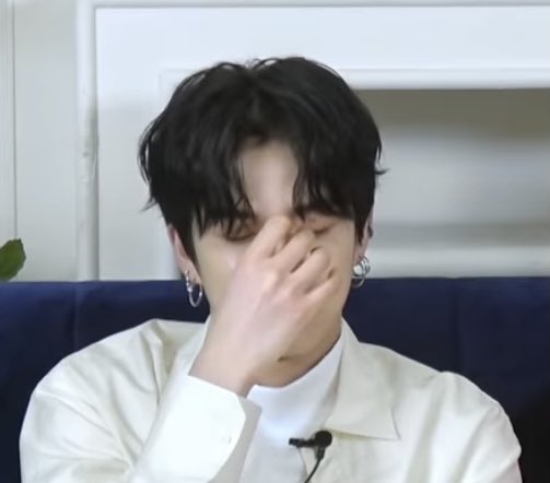 weversetrsr's tweet photo. no one : 

asahi : ah not this again 😭 *repost with no picture &amp; delete once more * https://t.co/B36O5X1Zb3