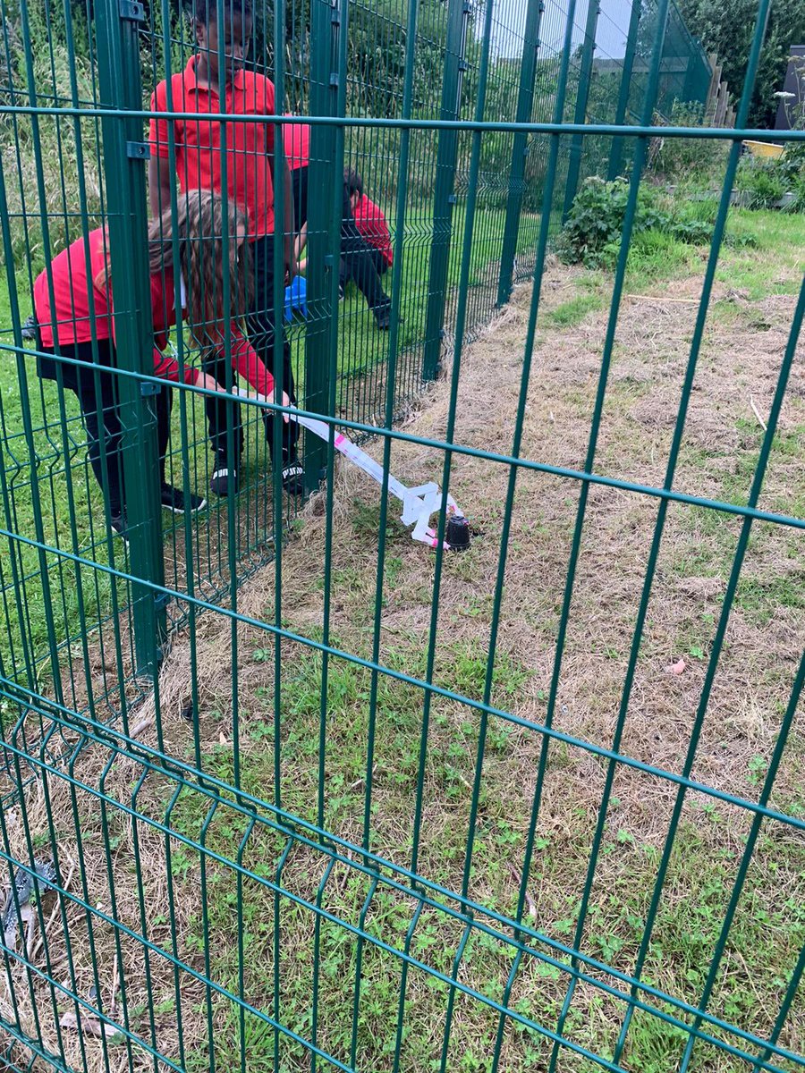 FvaYr5's tweet photo. Year 5 designed their own litter pickers and tested them out @Cabotfederation #wearedesigners @frome_vale https://t.co/8ffUJ7jymb