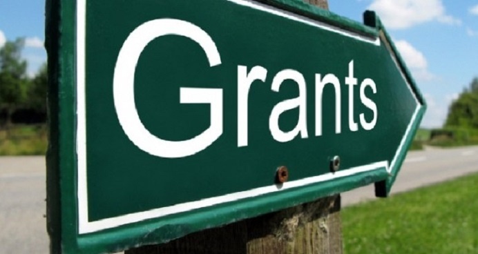 EalingCouncil's tweet photo. Ealing Council in partnership with @CNWLNHS are awarding #smallgrants of up to £5,000 to #voluntary organisations delivering #projects to benefit the local #community.
Closing date: Monday, 19 July at 12 noon.
Please visit: https://t.co/MmFnqHEse1
#EalingTogether #funding https://t.co/uEjEKmPJNq
