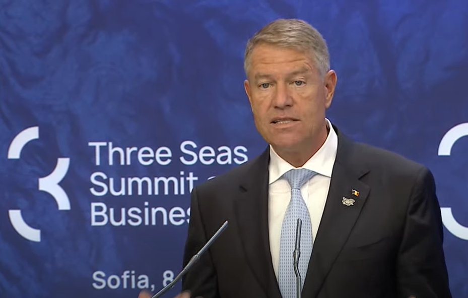 Prezydent Rumunii @KlausIohannis na #ThreeSeasSummit: współpraca w ramach #Trójmorze wzmacnia spójność Europy, relacje transatlantyckie. Instrumenty którymi dysponujemy, a do których stworzenia przyczyniła się Rumunia, jak np. sieć izb handlowych, zaczynają przynosić efekty