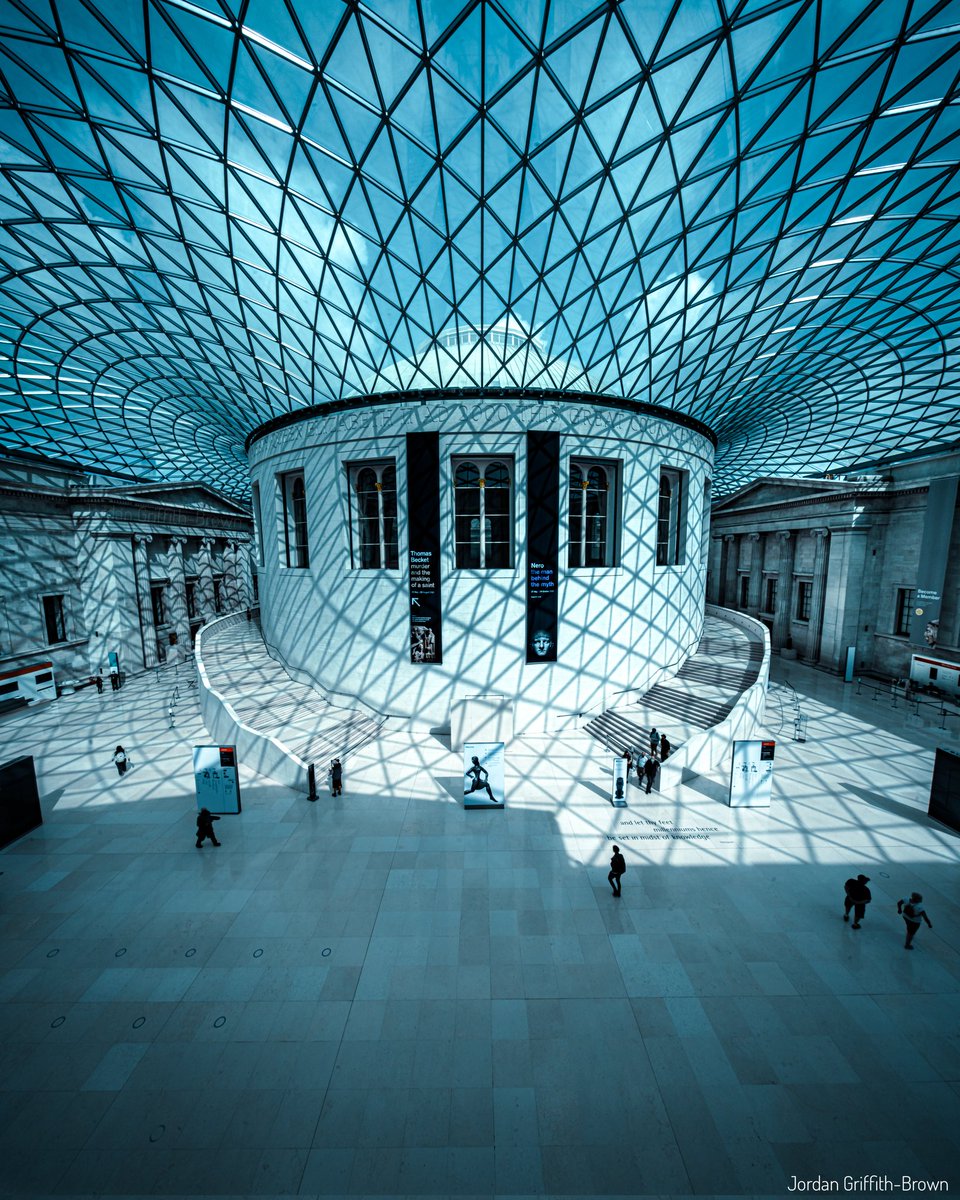 GriffieVisuals's tweet image. Ceiling goals😁👍🏾
📍British Museum
#London #ExploringLondon #Photography