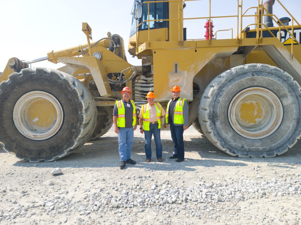 Leaders from across @INHeritageGroup connected with @BeauBaird765 and @RepJimBaird at US Aggregates Delphi Quarry. LEARN MORE: usagg.com/news/the-herit… #HeritageFamily #USAggCommunity #OneHeritage