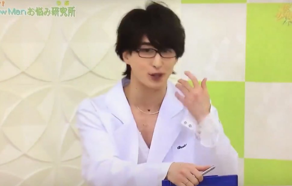 ぅり 黒縁メガネ 白衣 指輪とか ネックレスも相まって既婚者だけどチャラい医師感ハンパない だけどもそれもまた良き 佐久間担生きてる 少クラ 佐久間大介 Snowman メガネ白衣指輪は正義 縁の衣装も最高 T Co L01lsknsu2