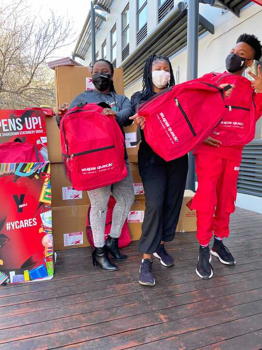 Yfm's tweet photo. In the aim of arming today's youth, our future leaders with the tools they need.
#TheShakedown with the help of @SupaQuickTyres and @AdoptaSchoolSA brought joy in the form of essential stationery to the learners of Qhobosheane Primary School.
#PensUp #YCares https://t.co/PZtqb3ZR0F