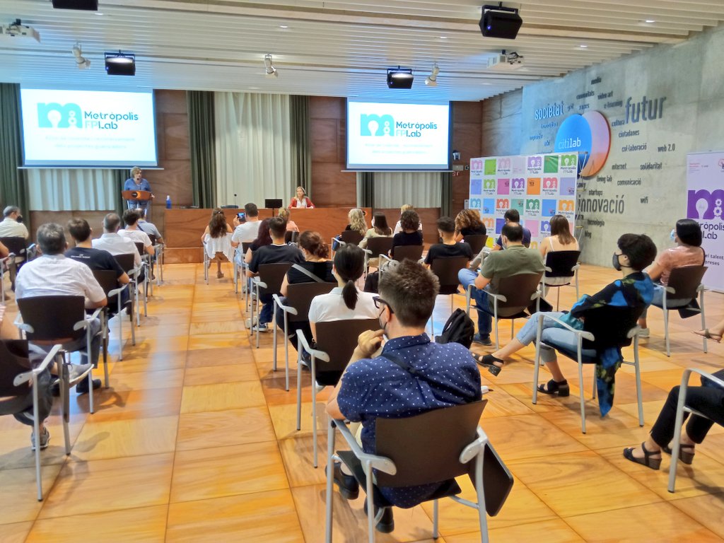 🎬🔝Comença l'acte de reconeixement dl #MetròpolisFPlab al <a href="/citilab/">citilab</a> amb <a href="/BallarinMontseK/">Montserrat Ballarín /❤️</a> <a href="/neusponspena/">Neus Pons Pena</a> alumnat,centres i empreses♻️:
<a href="/portdebarcelona/">Port de Barcelona</a> <a href="/innobaix/">Innobaix</a> 
@ICOnoticies <a href="/aiguesbcnclient/">Aigües de Barcelona</a>  
<a href="/TMB_Barcelona/">TMB</a> <a href="/BCN_Agenda2030/">#Agenda2030 Barcelona</a> <a href="/pembarcelona/">Pla Estratègic Metropolità de Barcelona (PEMB)</a> <a href="/Circuitcat_cat/">Circuit de Barcelona-Catalunya</a>
