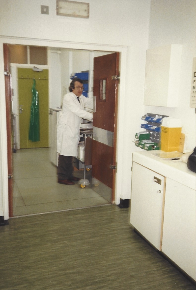 GMMedicalMuseum's tweet photo. Some candid photographs from inside #Evesham Hospital before changes in the late C20th. #Avonside #OnTheWard https://t.co/t8PkZcIlLw