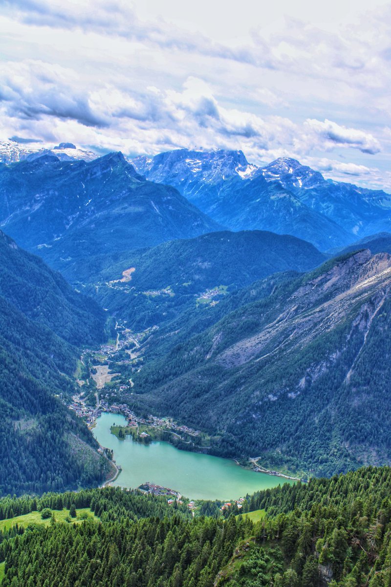 BAXNORRIS's tweet photo. “Sulle cime più alte ci si rende conto che la neve, il cielo e l’oro hanno lo stesso valore.”
Boris Vian 🏞️
#montagna #mountain #montepelmo #montecivetta #panorama #view #travelphotography #monday #family #trekking #italy #dolomiti #landscape https://t.co/XkqM2ULBEz