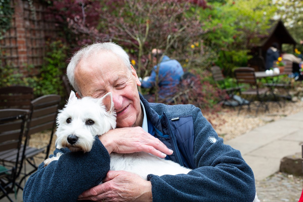 Homeinsteaduk's tweet photo. We understand that a dementia diagnosis can be a difficult and confusing time, so we've provided lots of information that can help to dispel some of the confusion. You can find this info here, or give us a call if you want to know more: https://t.co/7jHkFc0URO https://t.co/qM5aY3TgJA
