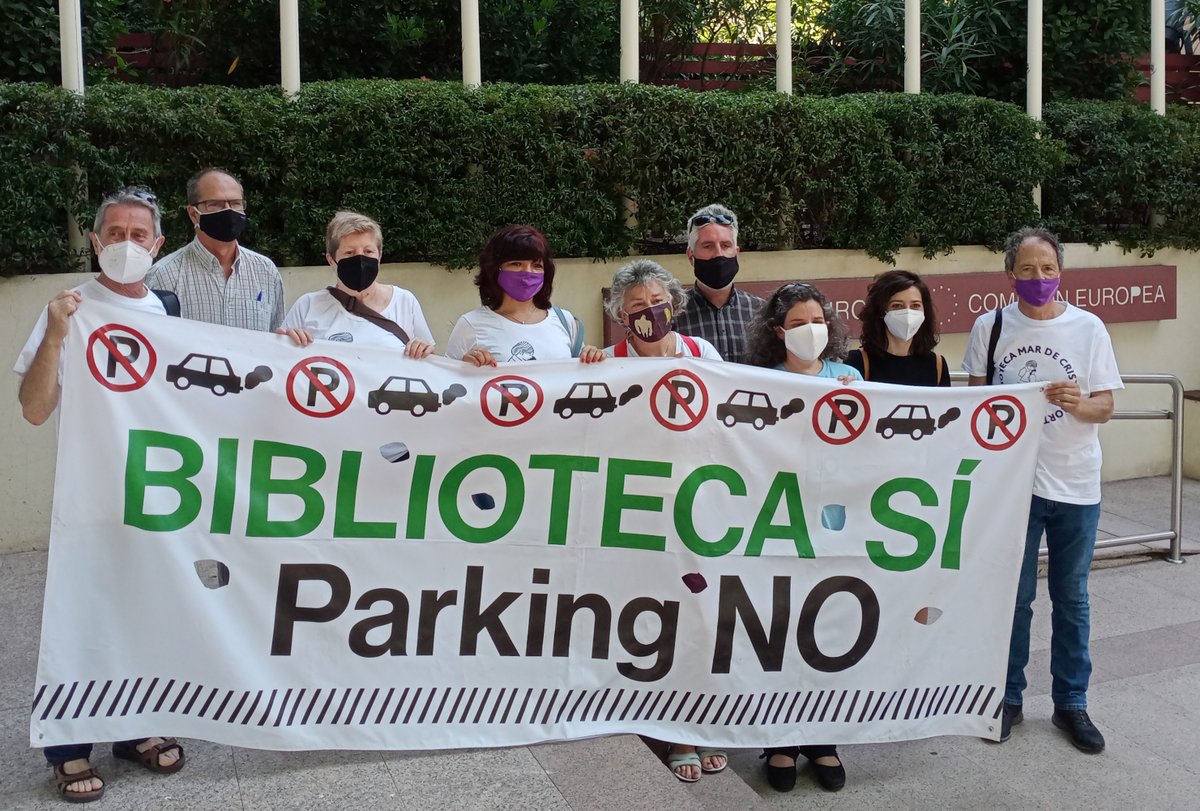 FRAVM's tweet photo. En vista de que el Ayuntamiento nos les hace ni caso, una treintena de asociaciones de #Hortaleza #Latina #Retiro #Moncloa-Aravaca y #Fuencarral-El Pardo han pedido al Parlamento Europeo su intervención para frenar la construcción de 8 macroparking. https://t.co/XVT7J16qJD https://t.co/xQ3nInYG2z