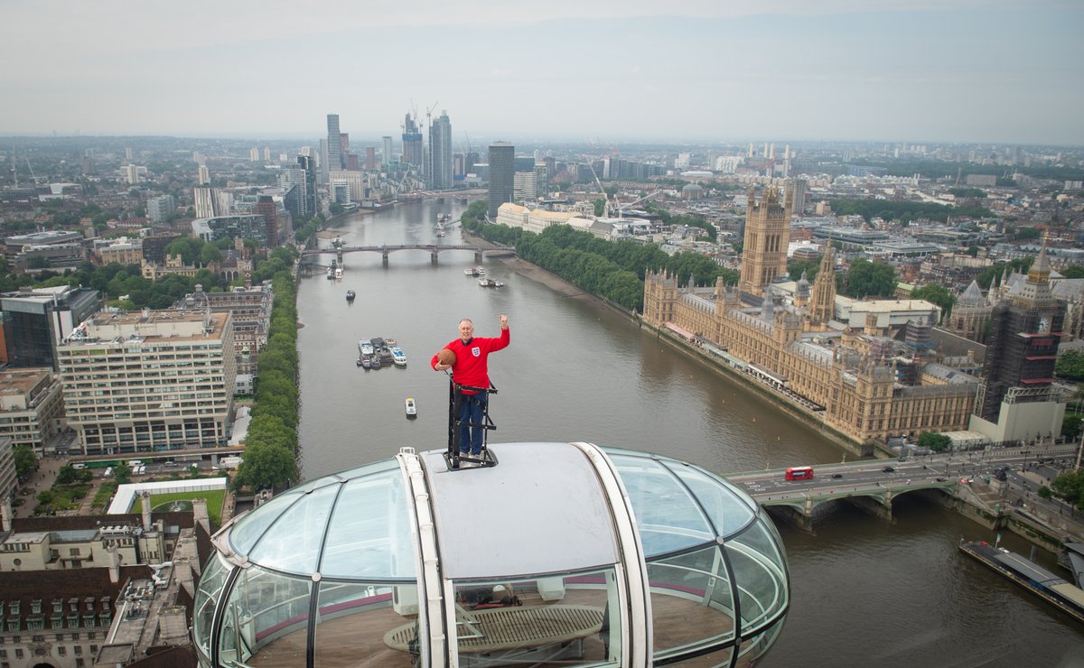 ChrisParsons274's tweet photo. I'm not normally one for a pre-game PR stunt, but they've put Sir Geoff Hurst literally on top of the London Eye. #EuroFinal #ItsComingHome https://t.co/78mZurV0g0