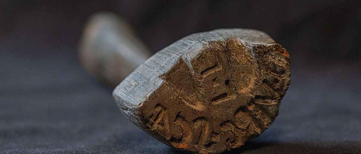 "L'enigma del segell del Cap Negret", una interessant història publicada per Diario de Ibiza sobre un segell que identificava àmfores, probablement del segle II a. C., trobat en el derelicte de Sant Antoni en 1966... buff.ly/3yt7EHQ #SalvemSaBadia #Eivissa #Patrimoni