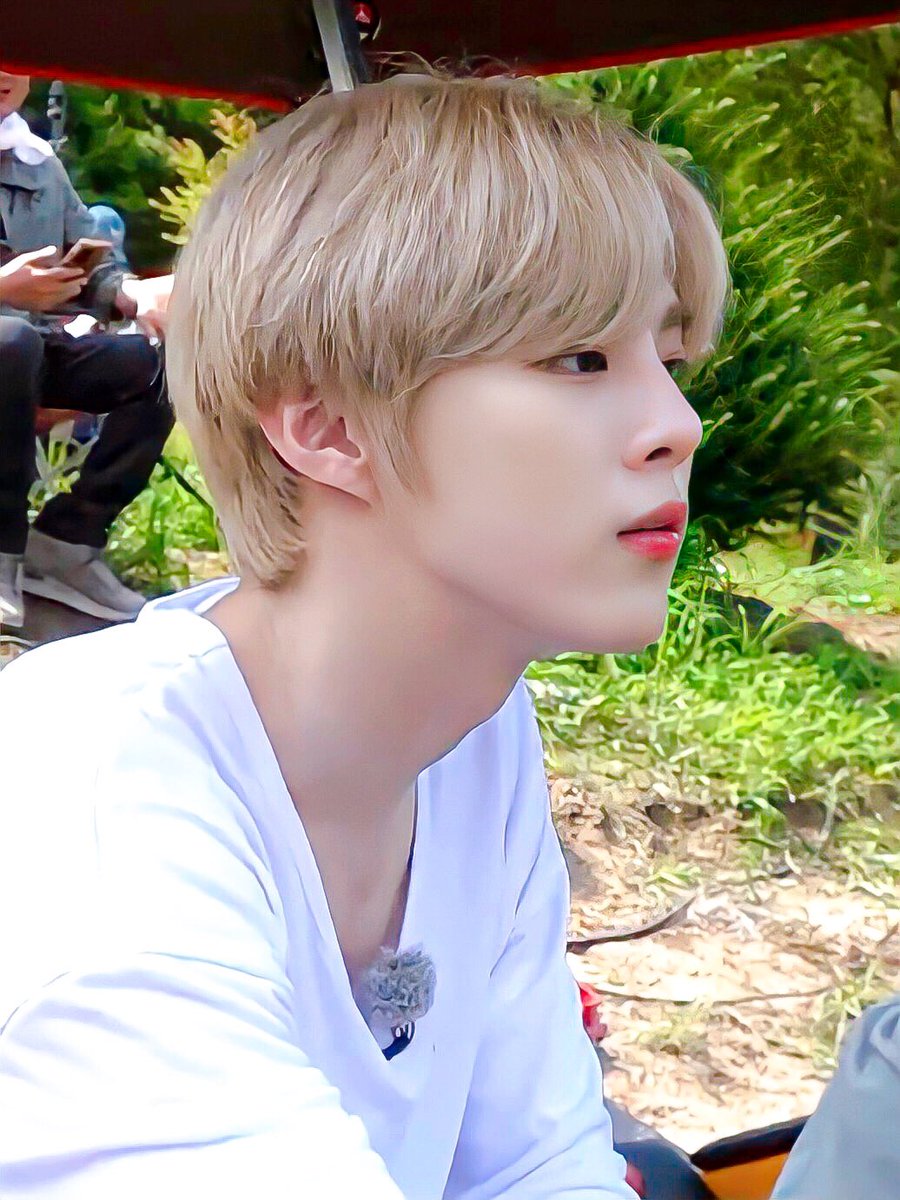 CLDDADDA's tweet photo. 🤍🤍✨ 

#김우석 https://t.co/WYRfxyst4t