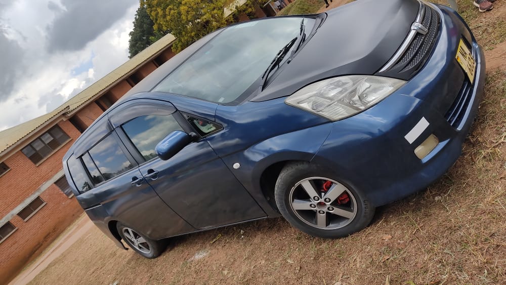Pennie_00's tweet photo. Toyota isisi going at 2.8m negotiable... serious buyers only https://t.co/Jnvhc6dx8Q