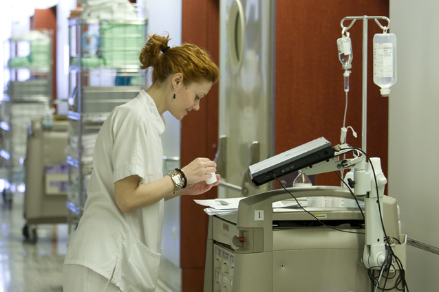 InfermeriaSPau's tweet photo. Vols formar part de l'equip d'infermeres de l'
@HospitalSantPau? 
Vols desenvolupar-te professionalment en un Hospital de 3r nivell i aprendre al costat de les millors professionals?
Envia'ns el teu currículum a seleccioinfermeria@santpau.cat i t'entrevistarem.

T'hi esperem! https://t.co/nsCUAZHwgg