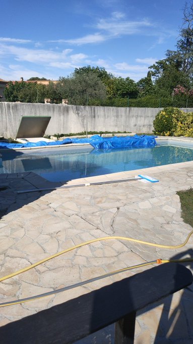 A la campagne , pas de r&eacute;seau on se ressource au bord d'une piscine .@merryl_queen @sexturylive @StreamateModels<a href="/tag/sexturylive"class="tags"><span>#sexturylive</span></a><a href="/tag/sexturyproduction"class="tags"><span>#sexturyproduction</span></a>