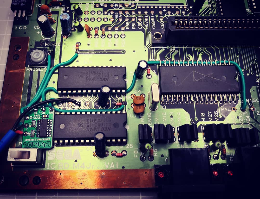 KabukiFlux's tweet image. Thank you @ConsoleMods for this beautiful #sega #segamastersystem2 switchless 50/60 mod, I can finally enjoy 60hz on the pal version