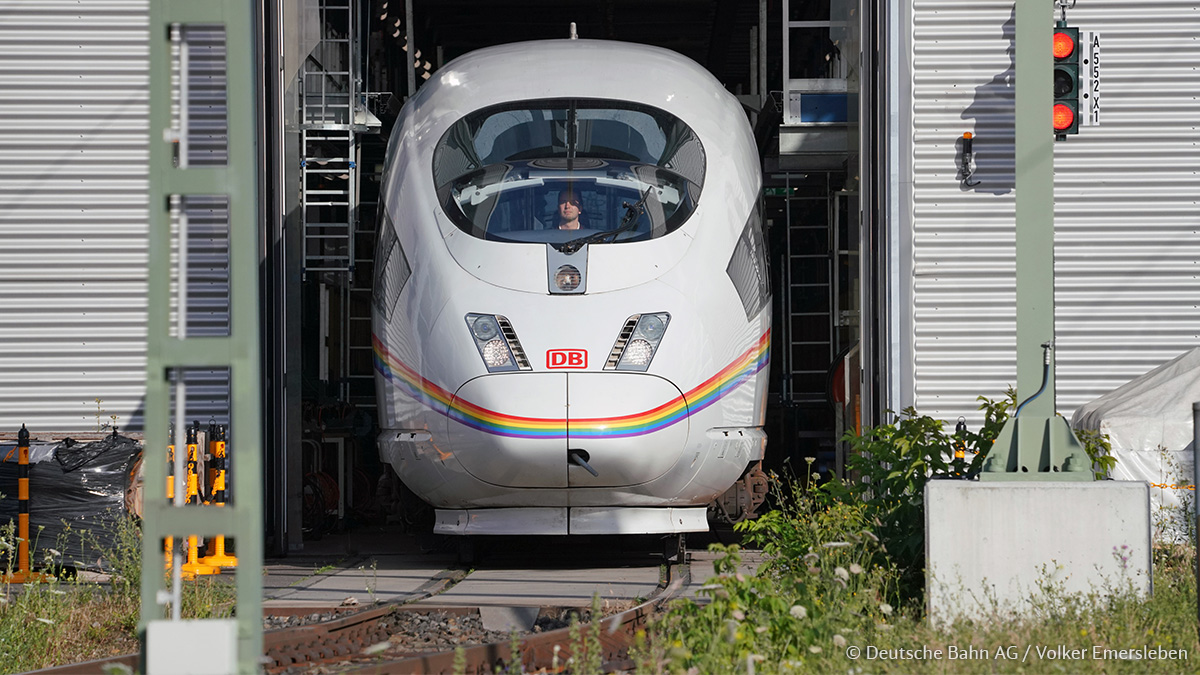 Deutsche Bahn Personenverkehr tweet media