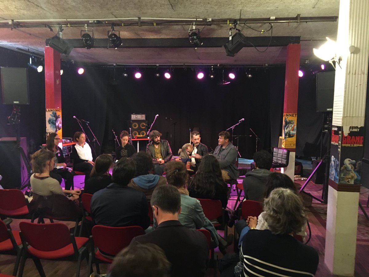 SVBretagne's tweet image. Festival #aerolithes en Kreiz Breizh.
2e jour du parcours artistique à l’intention des resp. de programmation : Moger en concert à La Grande Boutique #langonnet.
Et rencontre avec les 4 structures organisatrices du festival